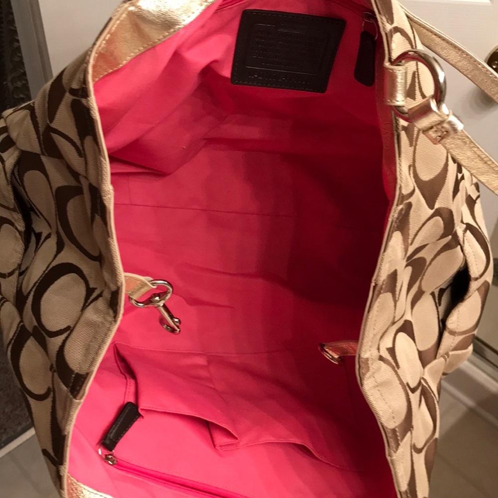 🎀🍒Large Coach Handbag!! 💯Authentic! - Picture 4 of 5